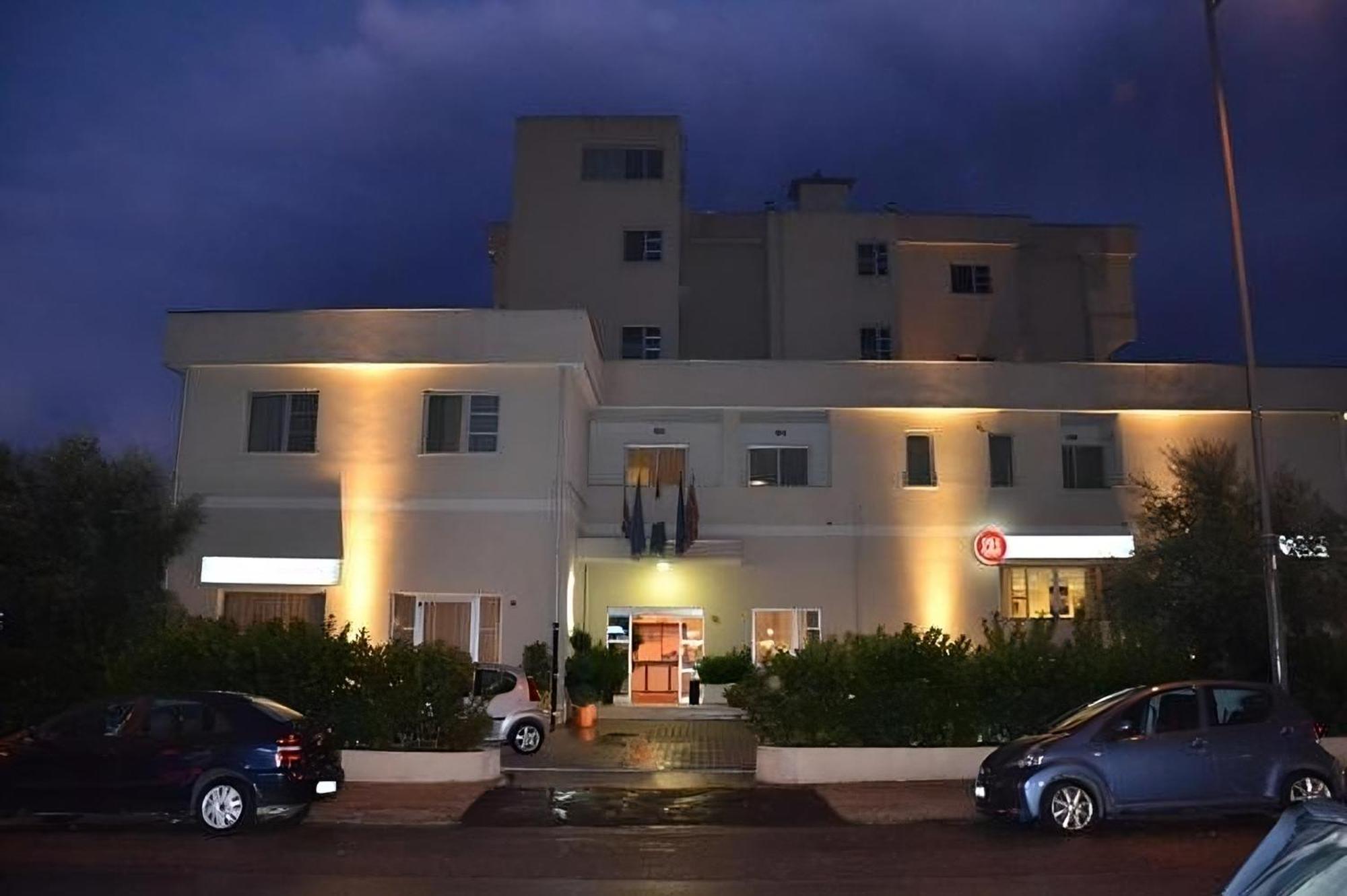 Palace 4*